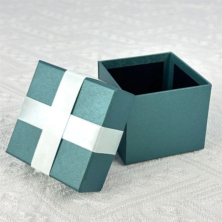 Kado Jewelry Box